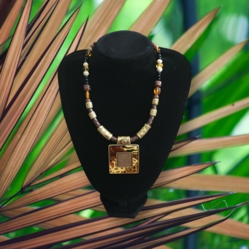 Chico's | EUC Gorgeous Antiqued Gold Tone Beaded Tribalesque Statement Necklace